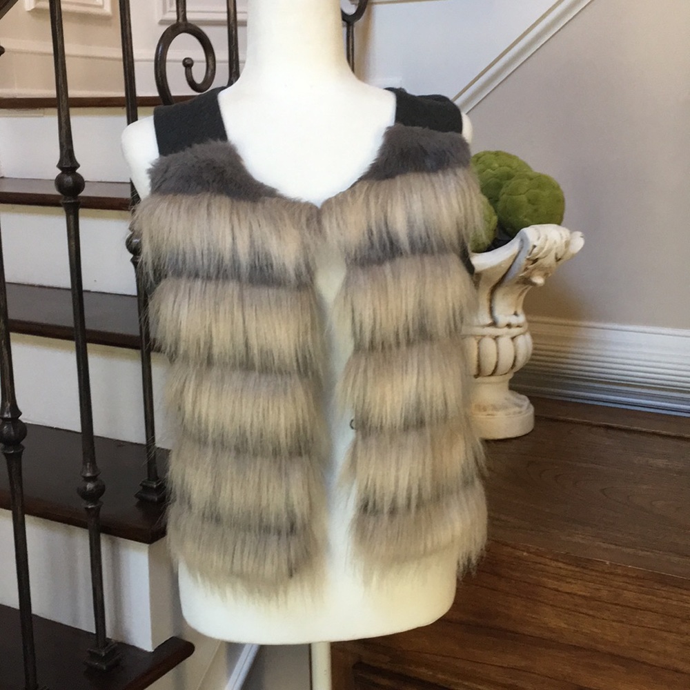 LOGO faux fur vest